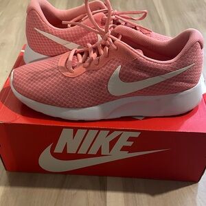 Nike Women's Coral Pink Sneakers